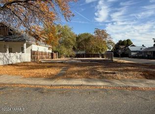 711 S 12th Ave, Yakima, WA 98902