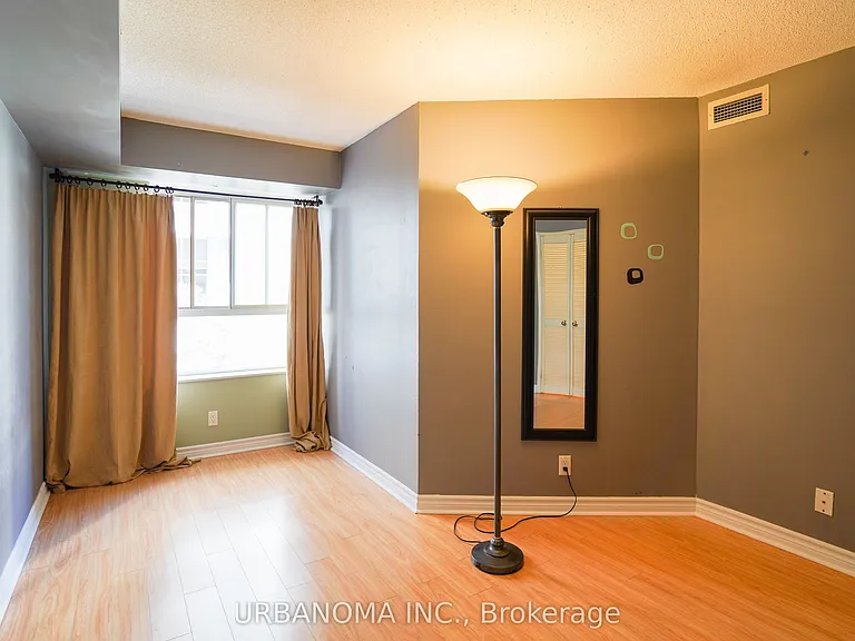717 Bay St #409 — Photo 17