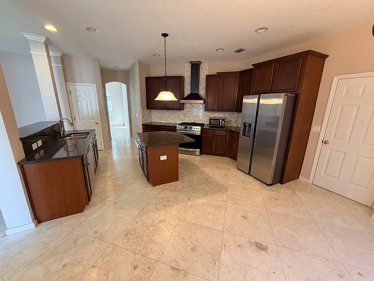 6608 Newport Palms Ct — Photo 2