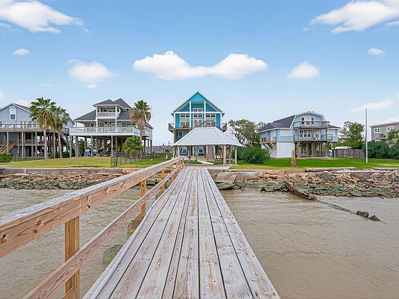 3rd image of 5226 Bayside Dr