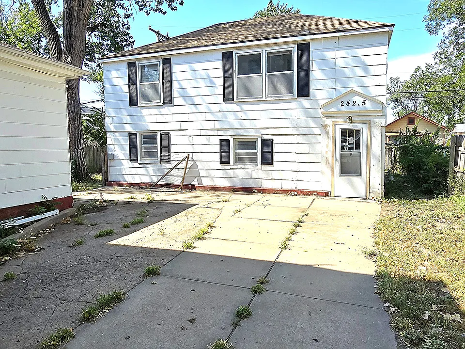 242 S 10th St