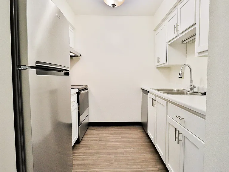 Norhardt Apartments — Photo 22