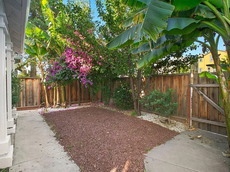 1796 Lucretia Ave — Photo 9