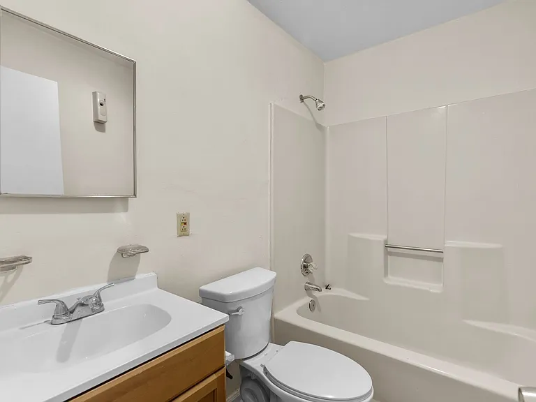 1110 Chapel St — Photo 15