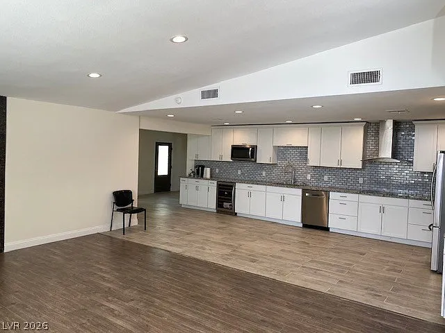 2047 Westwind Rd — Photo 5