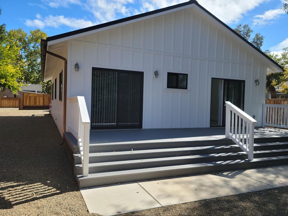 1st image of 627 Harvest Ln #B