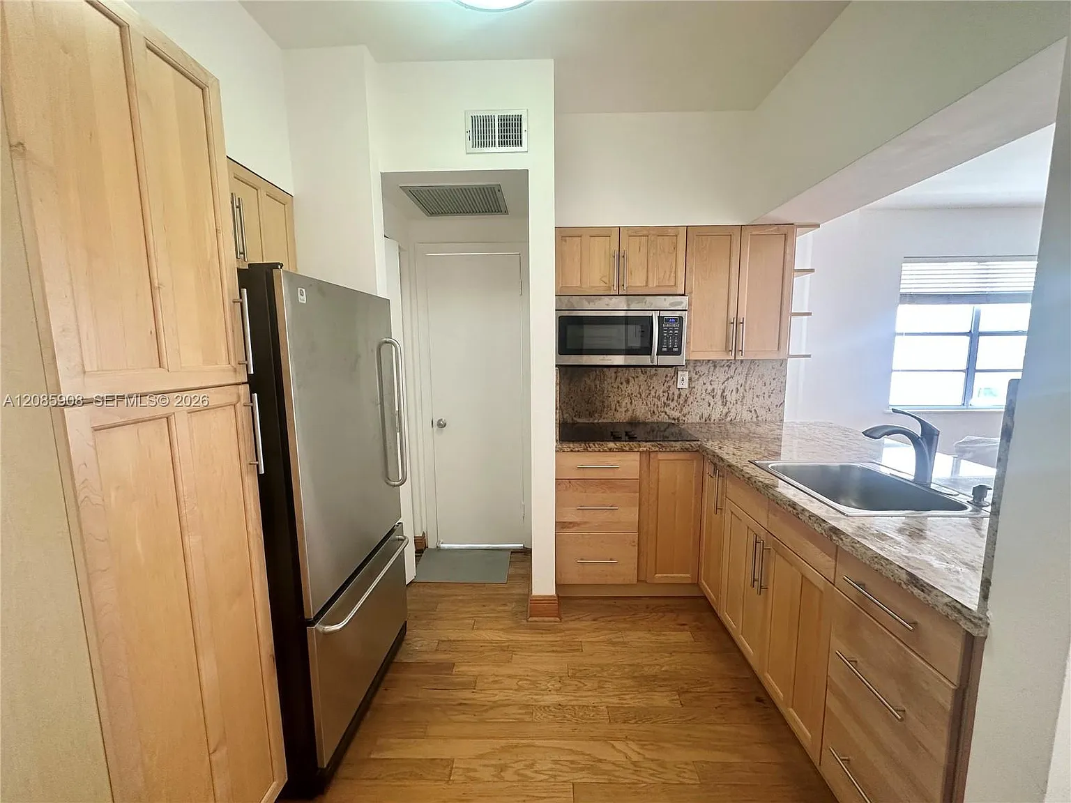 1200 Euclid Ave — Photo 3