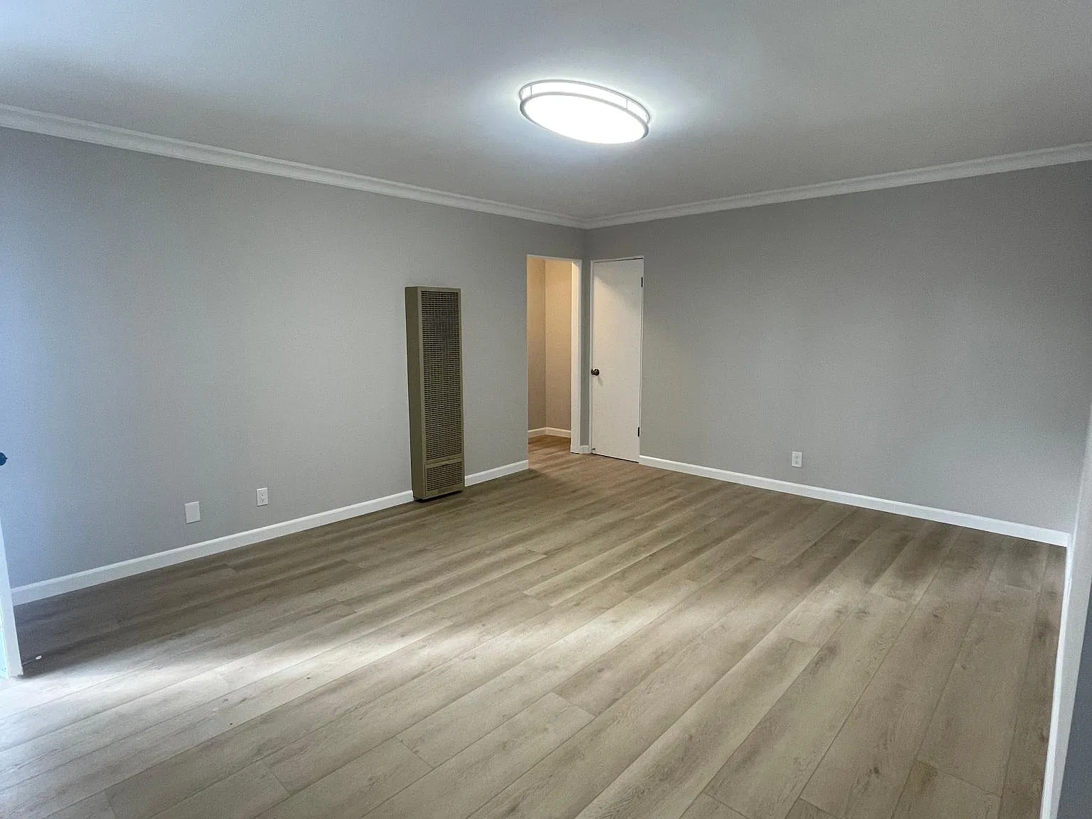 1 bed, 703 sqft, $1,975 — Photo 3