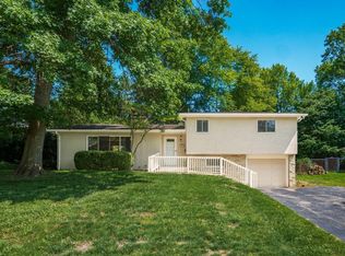 1098 Stanhope Dr, Columbus, OH 43221