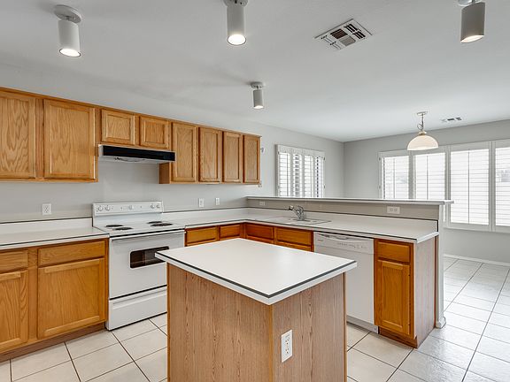 3rd image of 4746 E Summerhaven Dr