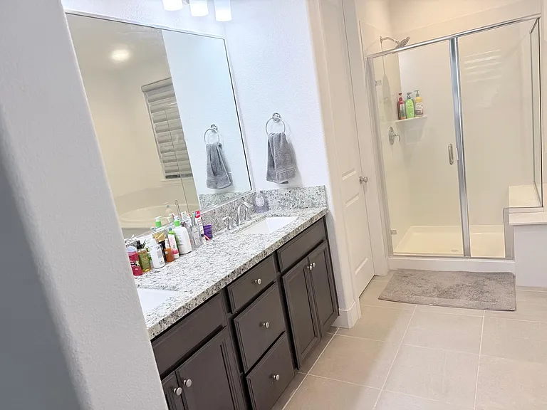 58 E Kamyar Pl — Photo 29