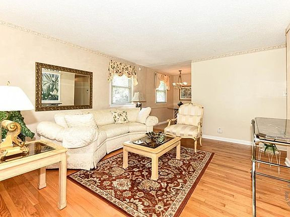 5th image of 713 Abington Dr