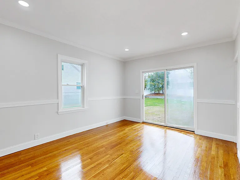 22 Baldwin St — Photo 4