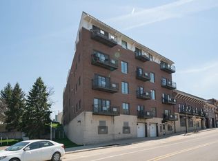 516 Williams St APT 2, South Haven, MI