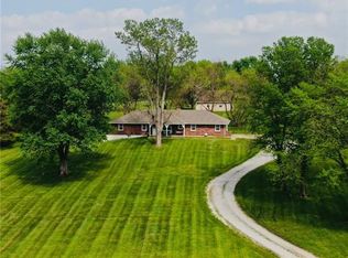 19517 S Pickering Rd, Belton, MO 64012