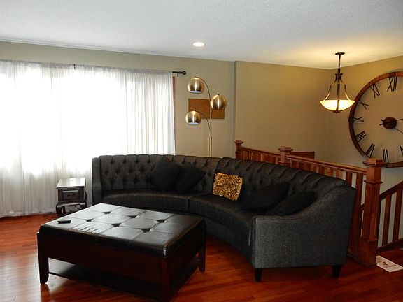 3rd image of 3225 Royal Dr