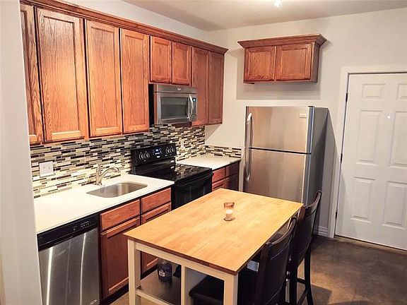 2nd image of 2505 W Hickory St APT 10