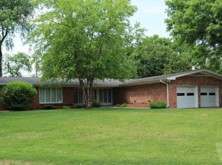 164 Golf Ln, Burlington, IA 52601