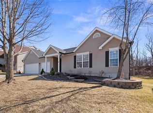408 Olde Court Rd, Saint Charles, MO 63303