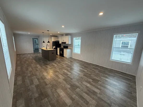 39 Pine Haven Cir, Blossvale, NY 13308