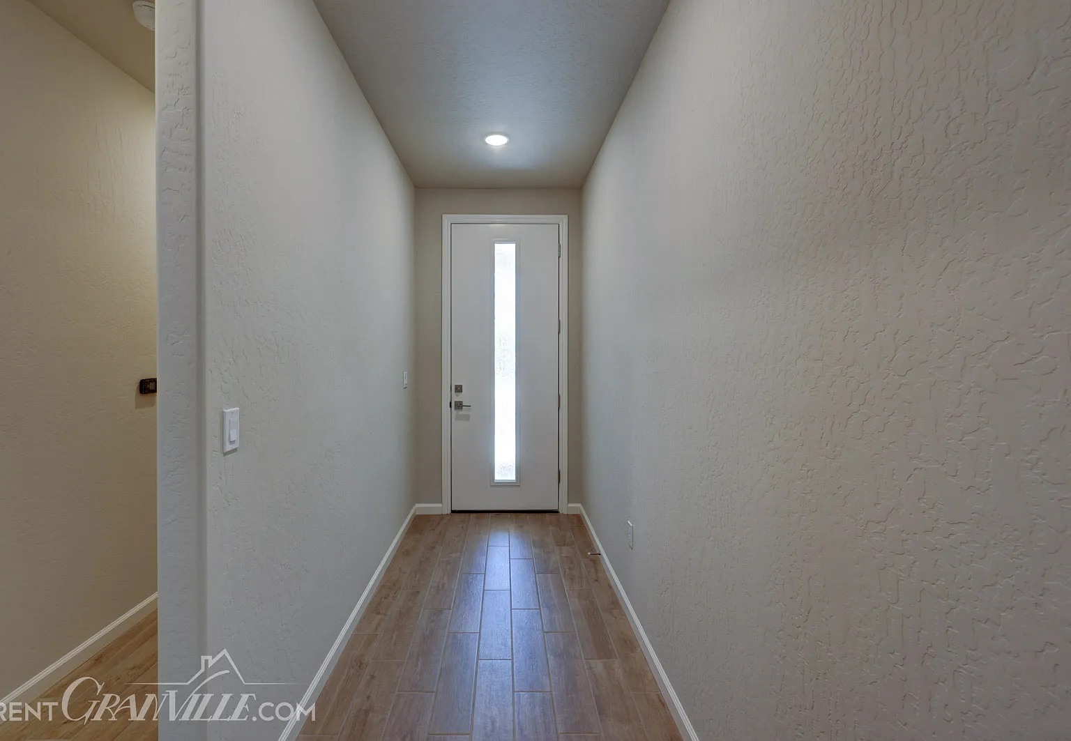 3 bed, 1887 sqft, $3,025 — Photo 2