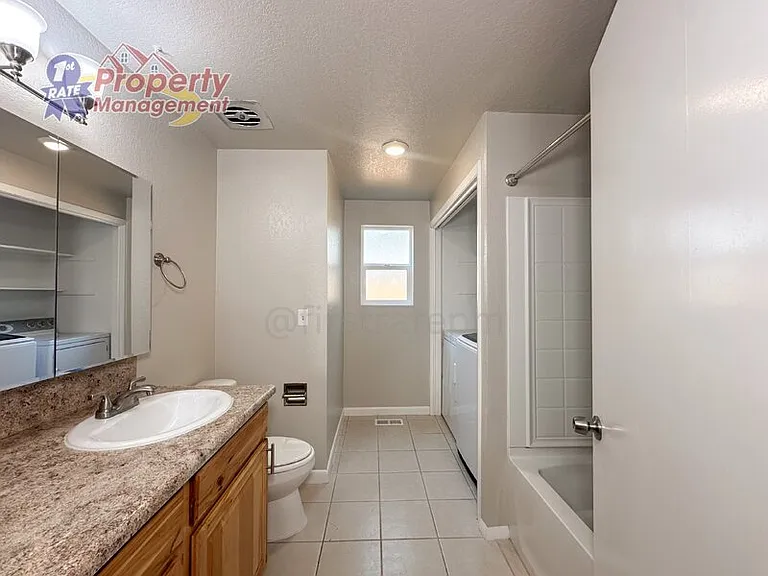 3484 N 36th St — Photo 14