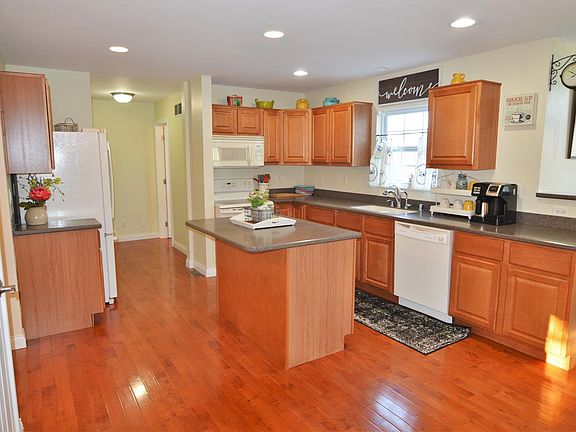 4th image of 439 Sunnybrook Dr