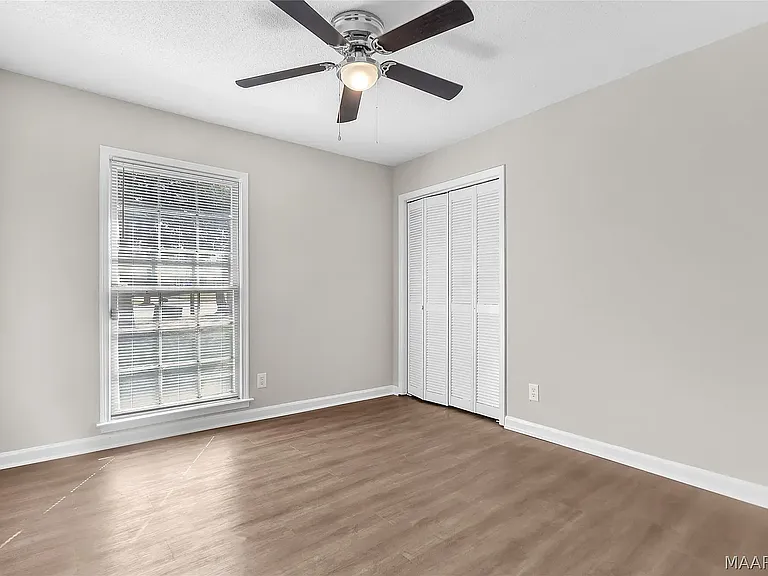 6125 Greta Pl — Photo 18