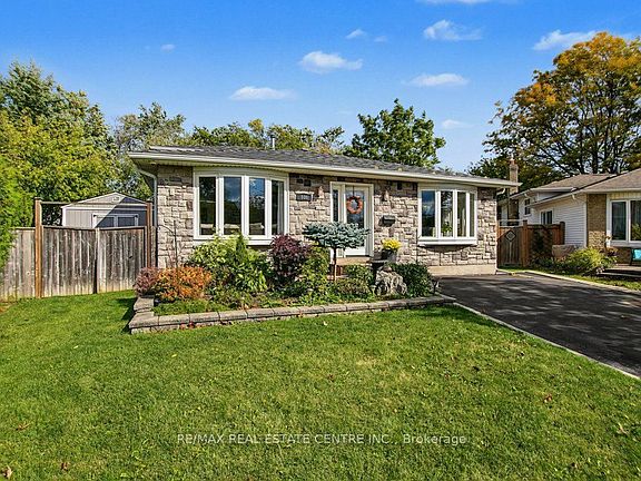 3rd image of 806 Hudson Ct
