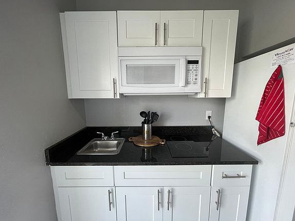 3rd image of 2706 Eagle Cliff Dr