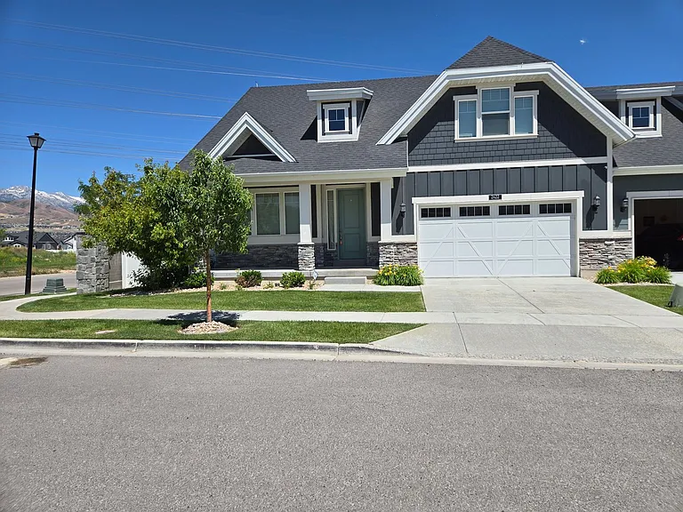 2422 N Penstemon Way — Photo 1