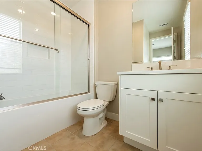 107 Pitch — Photo 15