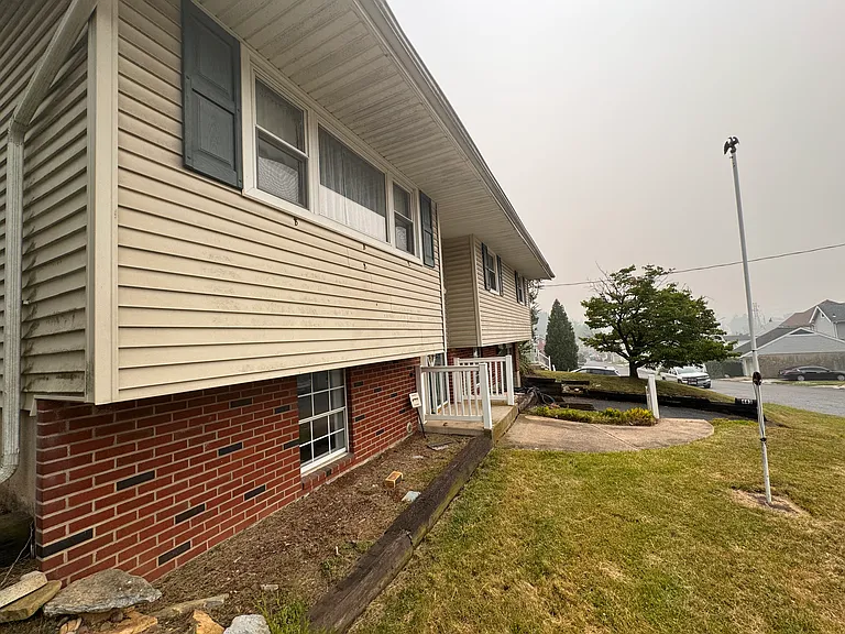 443 Bath Ave — Photo 43