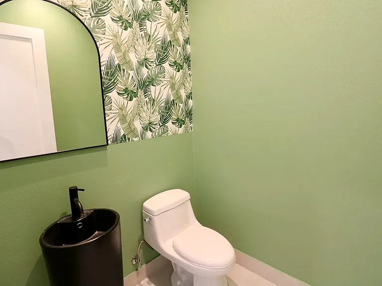7840 Lasaine Ave — Photo 11