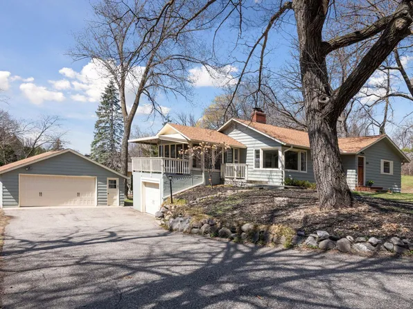 6010 Apple Rd, Shorewood, MN 55331