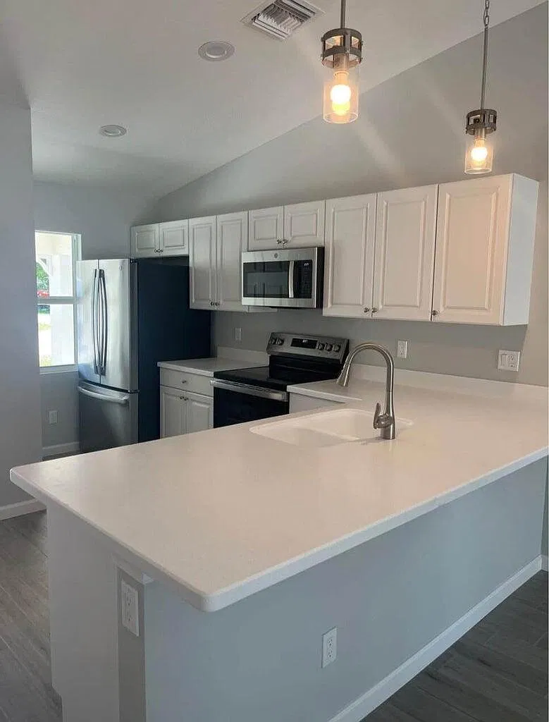 3 bed, 2.0 bath, 1135 sqft, $2,600 — Photo 4
