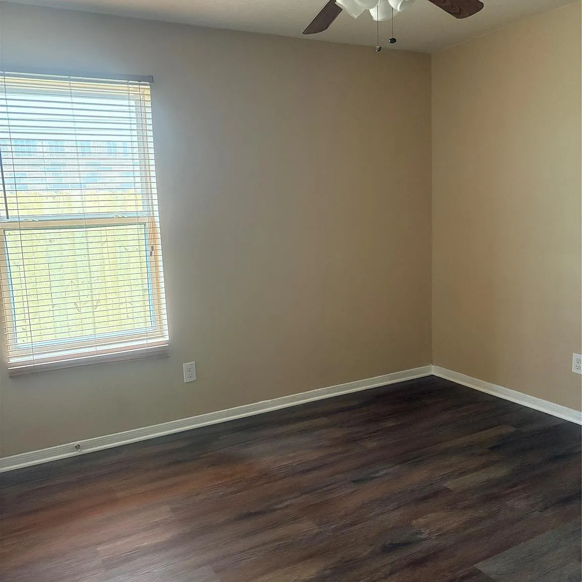 3 bed, 2.0 bath, 1557 sqft, $1,850 — Photo 4
