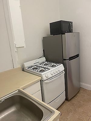 3rd image of 2707 Frederick Douglass Blvd #6