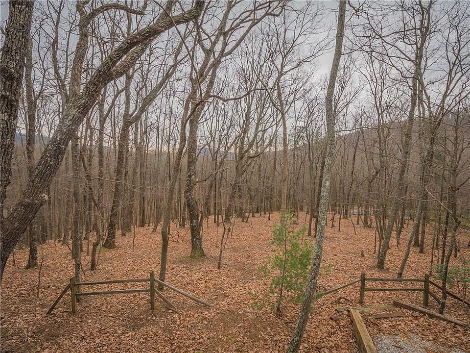 2nd image of 38 Lone Wolf Trl