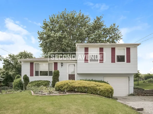 564 Carnival Dr, Pittsburgh, PA 15239