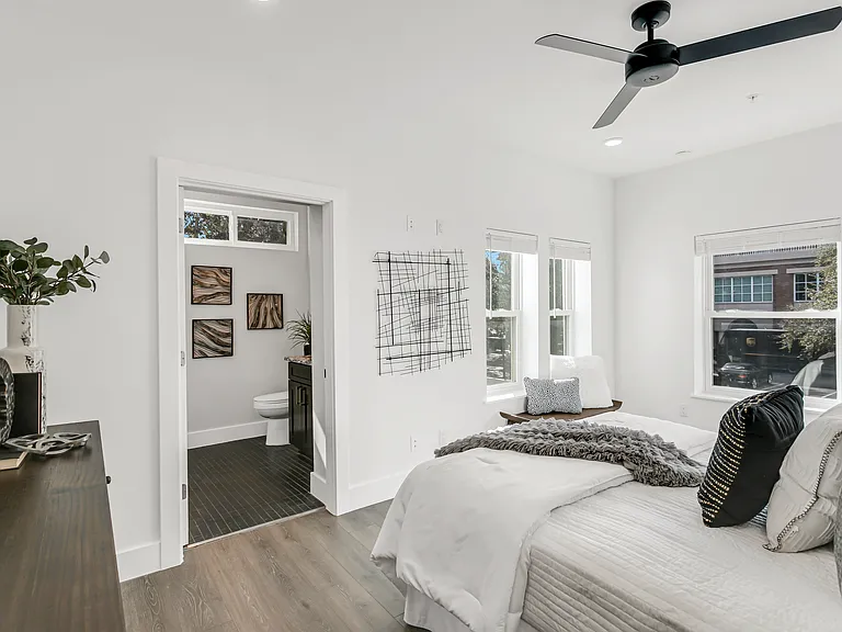 3008 W Estrella St #2 — Photo 21