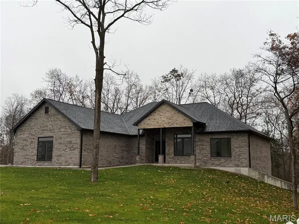 10005 Tanglewood, Hannibal, MO 63401
