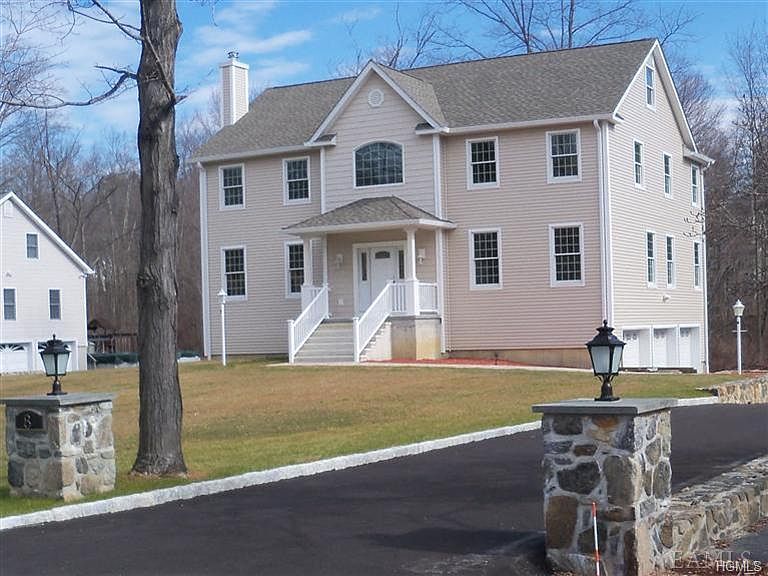 1st image of 8 Walker Dr