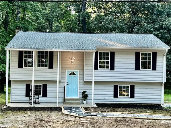 13408 Bermuda Place Dr, Chester, VA 23836