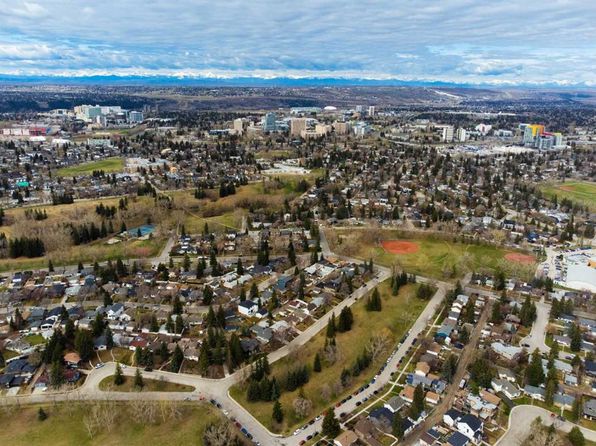 3420 SW Caribou Dr NW, Calgary, AB T2L 0S5