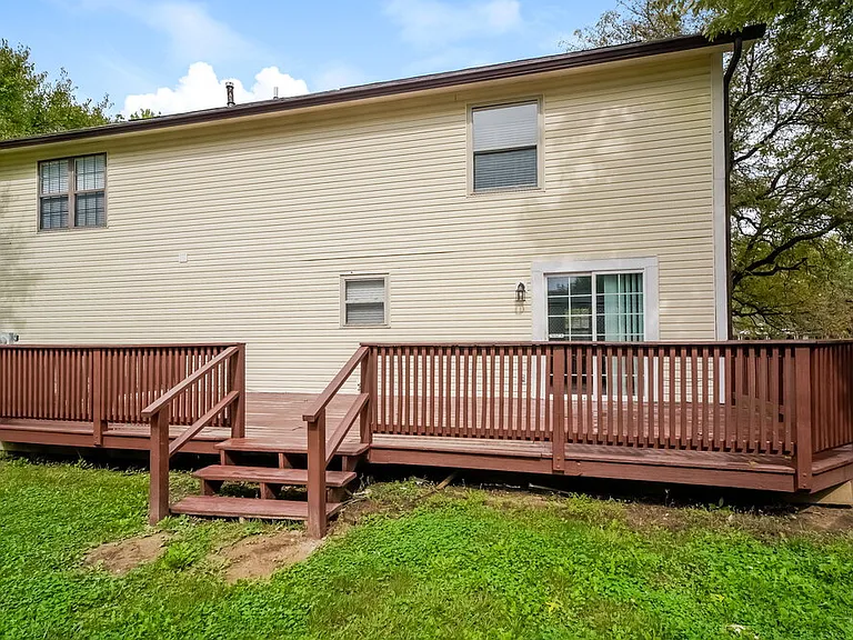 40 Crestview Dr — Photo 17