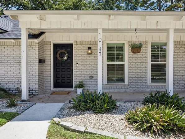 10143 Whiteside Ln, Houston, TX 77043