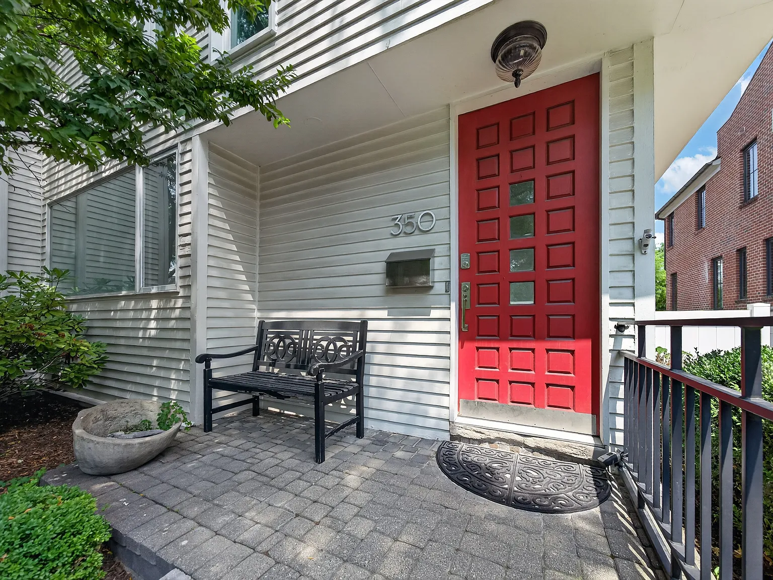 3 bed, 2.5 bath, 1837 sqft, $5,500 — Photo 2