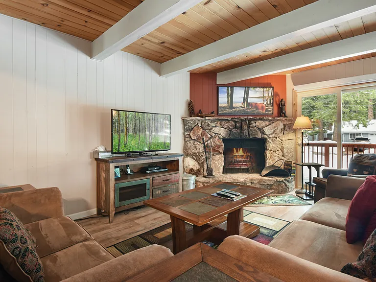 643 Agate Rd — Photo 9