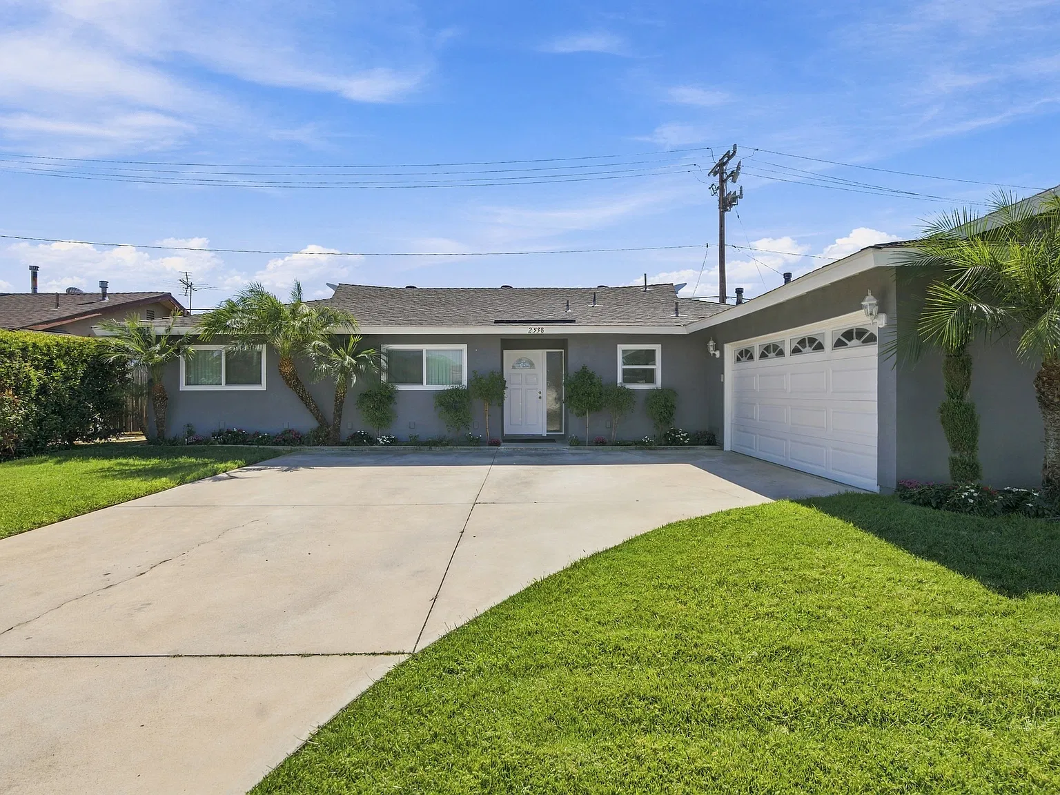 2538 E Standish Ave — Photo 2